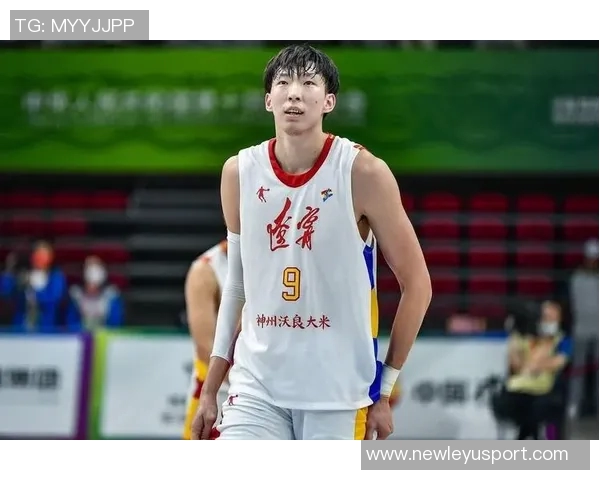 周琦表现惊艳豪华两双助力球队赢得比赛展现超强统治力